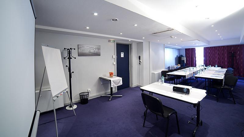 Kyriad Ferrand Centre 3*