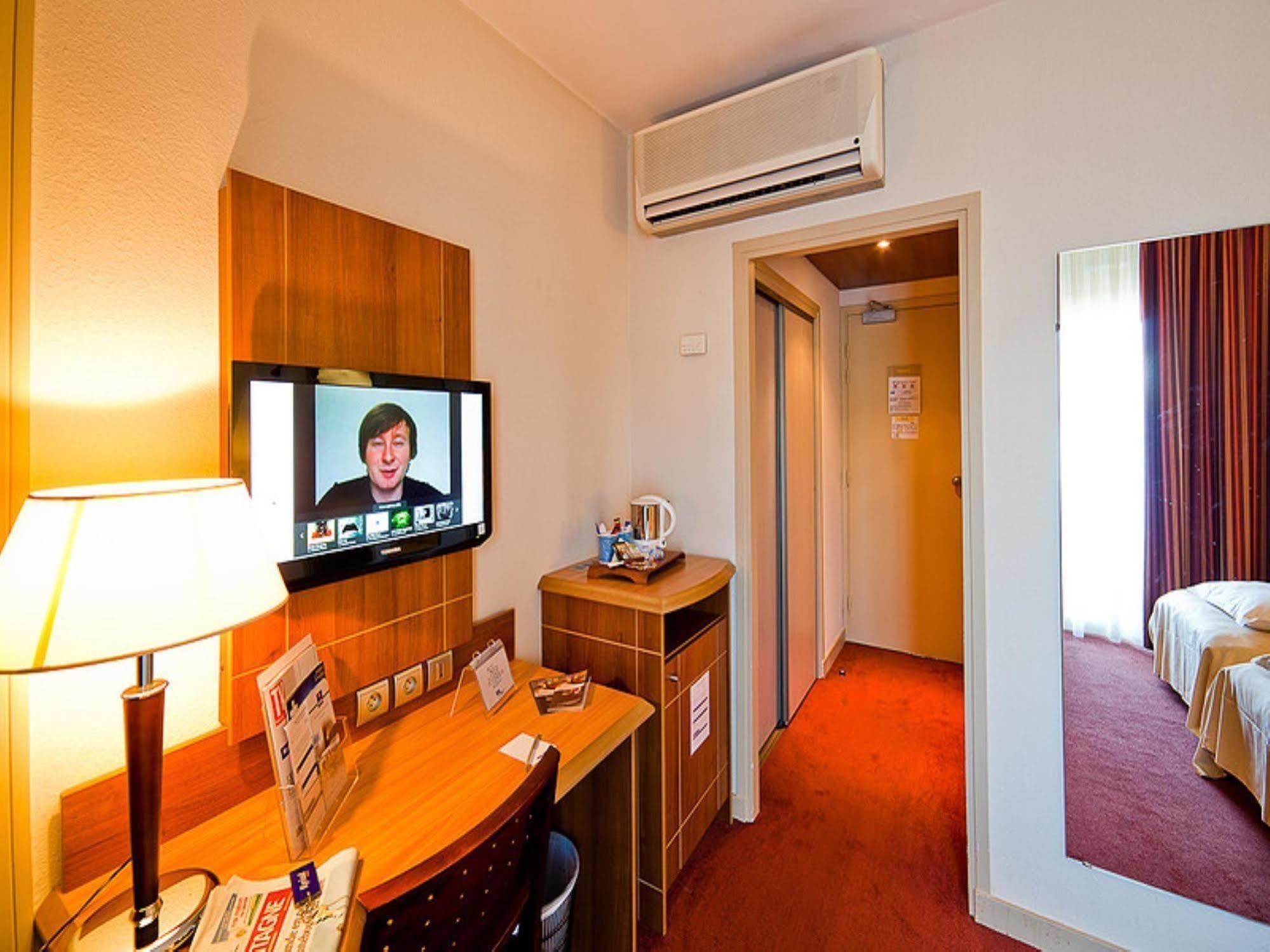 Hotel Kyriad Ferrand Centre