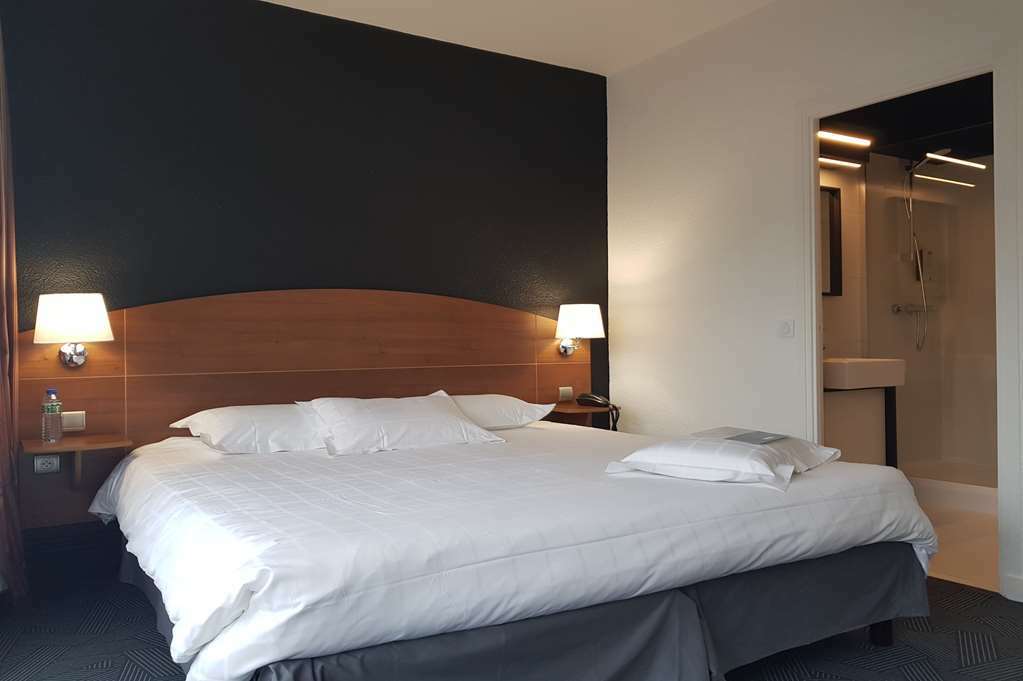 Hotel Kyriad Ferrand Centre 3*